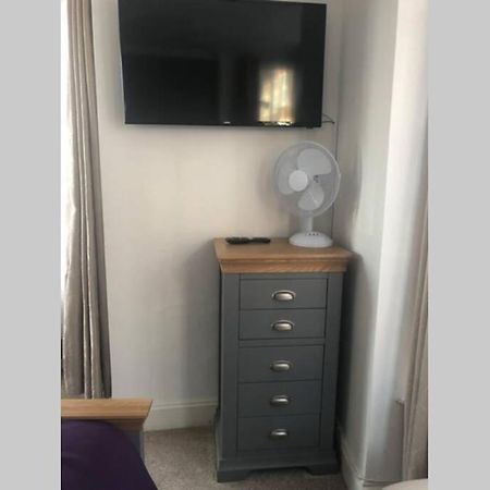 Ferienwohnung Bernards Hideout Cromer Exterior foto