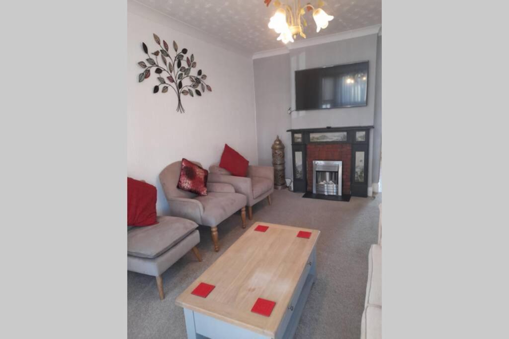 Ferienwohnung Bernards Hideout Cromer Exterior foto
