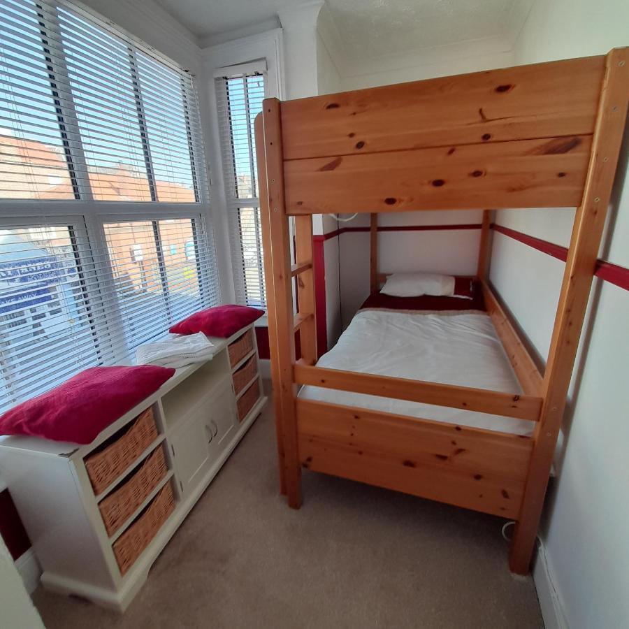 Ferienwohnung Bernards Hideout Cromer Exterior foto
